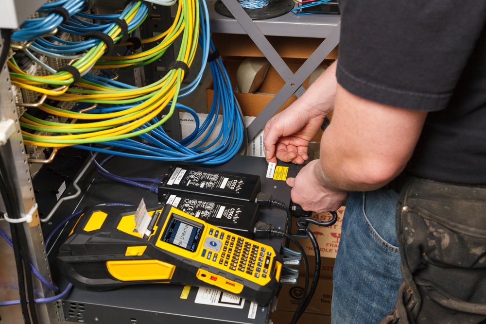 Brady lance une nouvelle étiqueteuse hautes performances pour l’identification des câbles